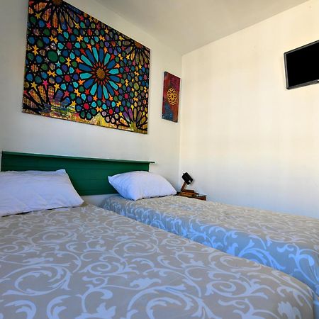 Habitaciones Green Door B&B กามาส ภายนอก รูปภาพ