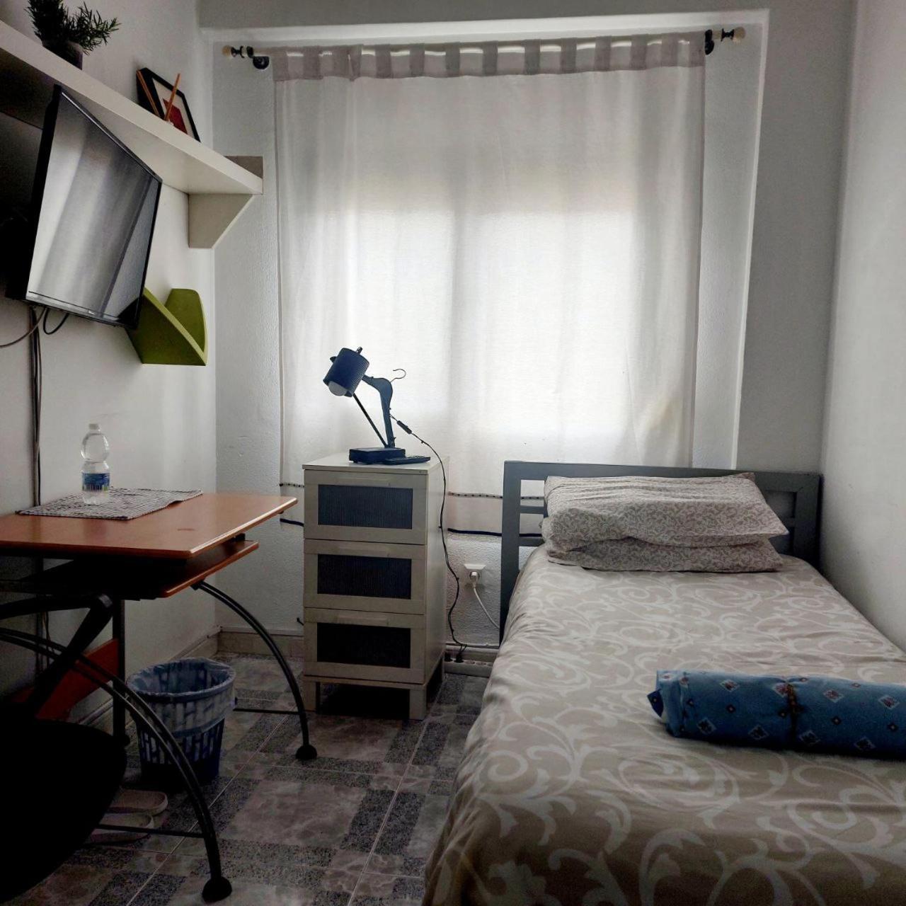 Habitaciones Green Door B&B กามาส ภายนอก รูปภาพ