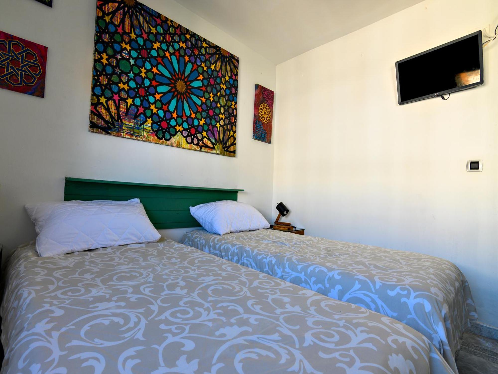 Habitaciones Green Door B&B กามาส ภายนอก รูปภาพ