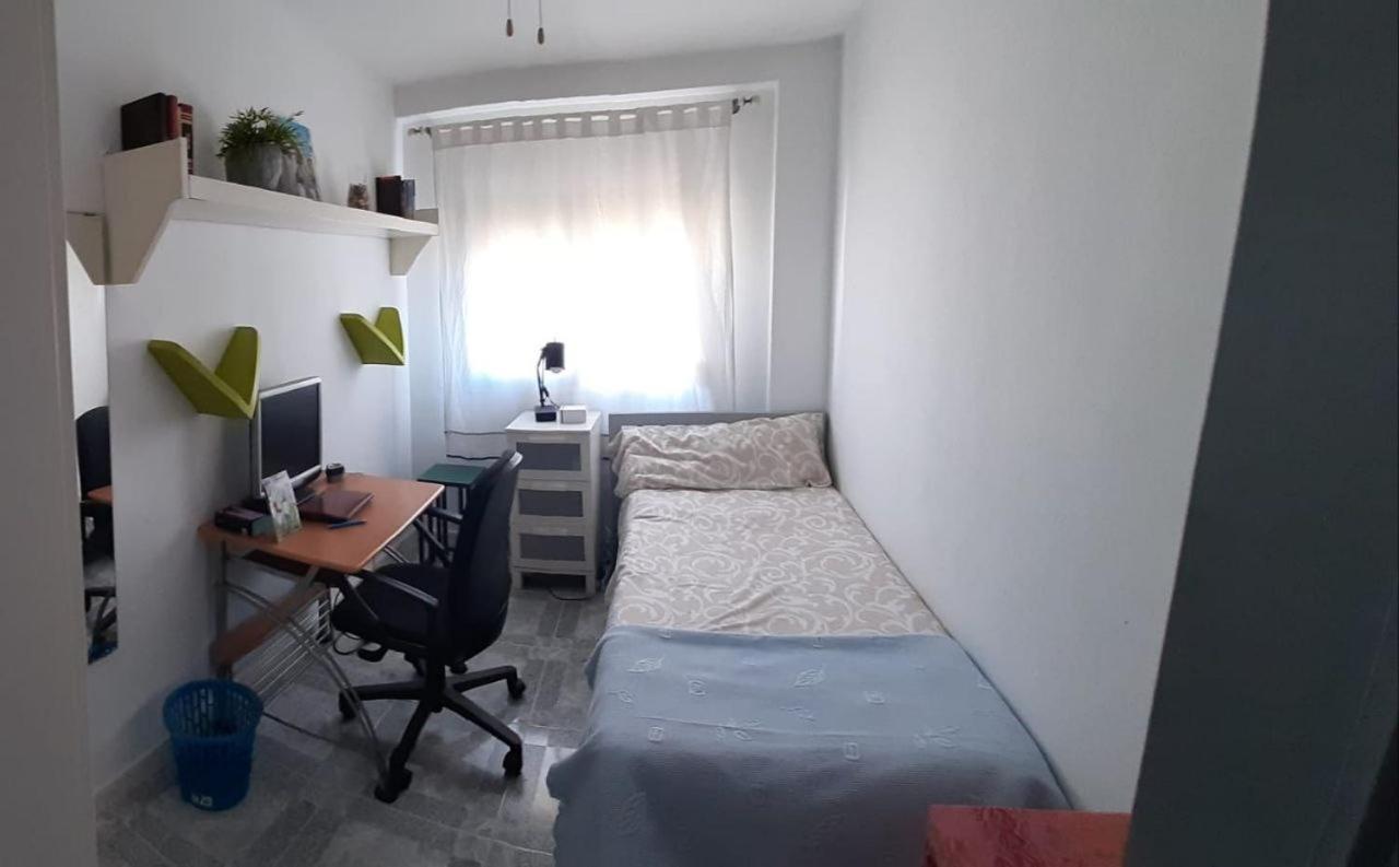 Habitaciones Green Door B&B กามาส ภายนอก รูปภาพ